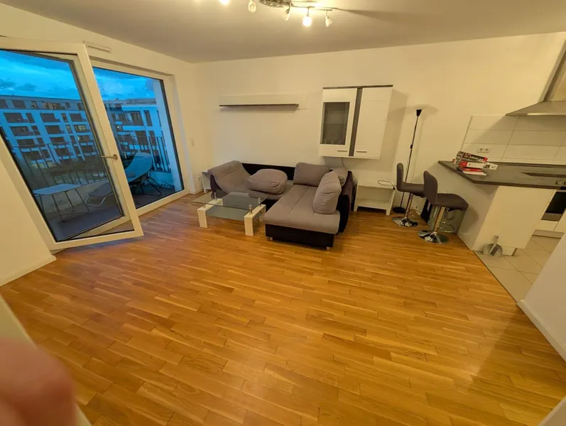 Wohnen an der Spree: Möblierte 2-Zimmer-Wohnung (Bj. 2015) ab 1.10 mit EBK, Keller & all incl. — photo 1